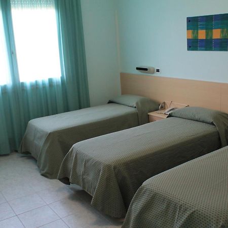 Hotel Minerva Brindisi Zimmer foto
