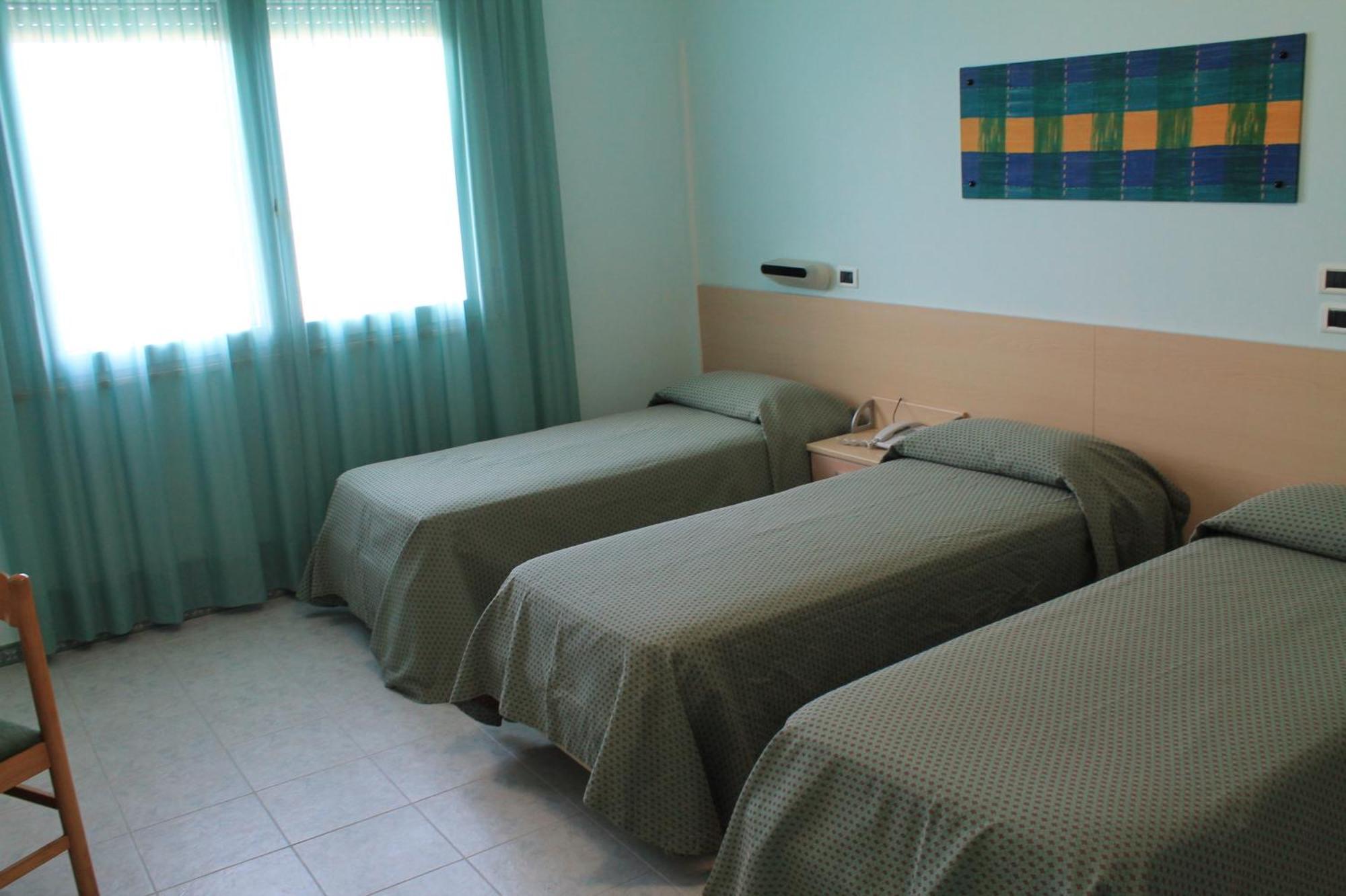 Hotel Minerva Brindisi Zimmer foto